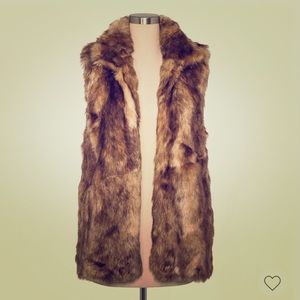 NWOT Faux Fur Vest - Universal Thread